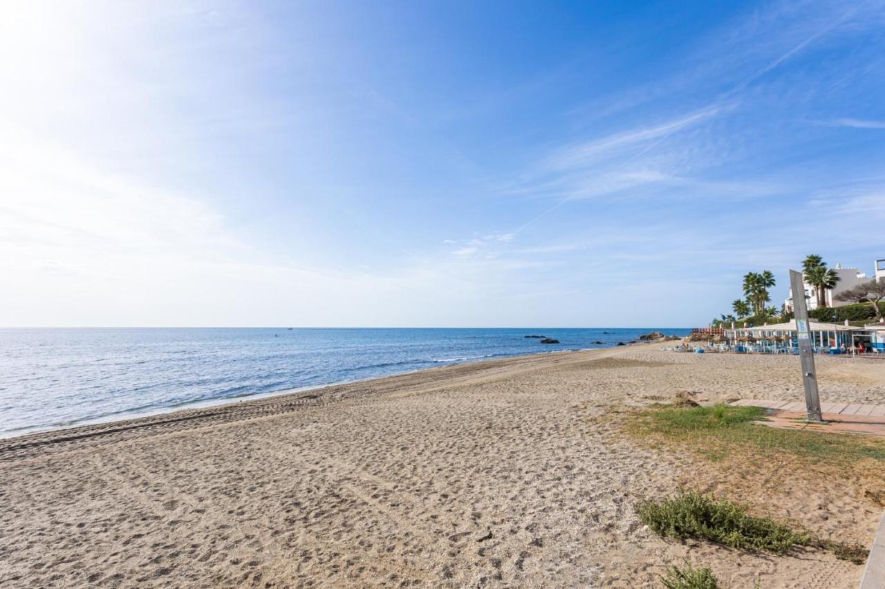 Sitio de Calahonda Holidays2Mijas Costa Lubina Del Sol Frontline Beach, Pool, Terrace, Seaview & Parking מראה חיצוני תמונה