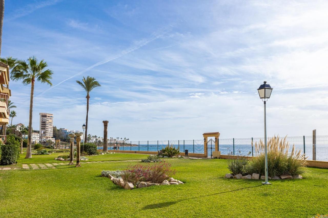 Sitio de Calahonda Holidays2Mijas Costa Lubina Del Sol Frontline Beach, Pool, Terrace, Seaview & Parking מראה חיצוני תמונה